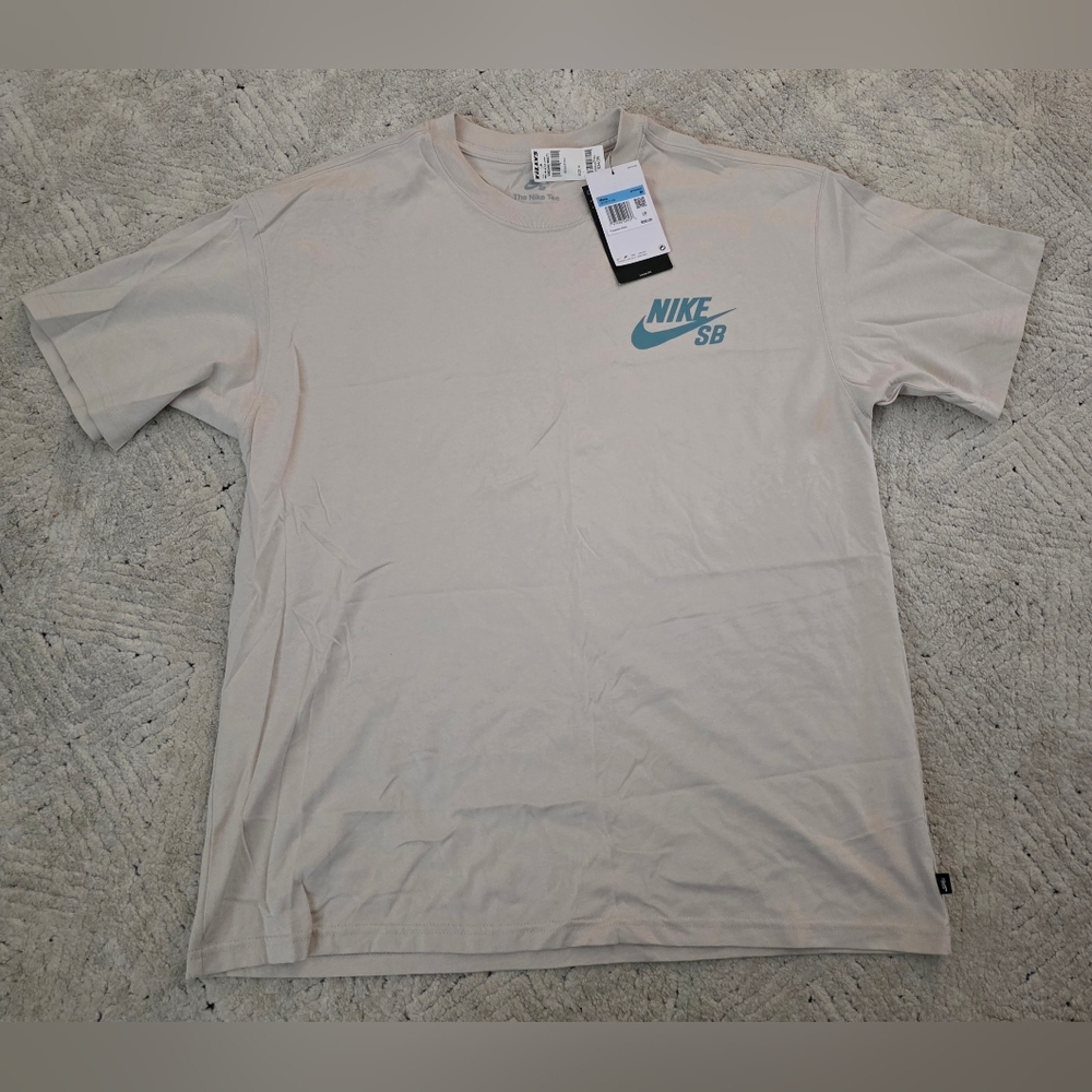 Mens medium Nike SB tshirt new